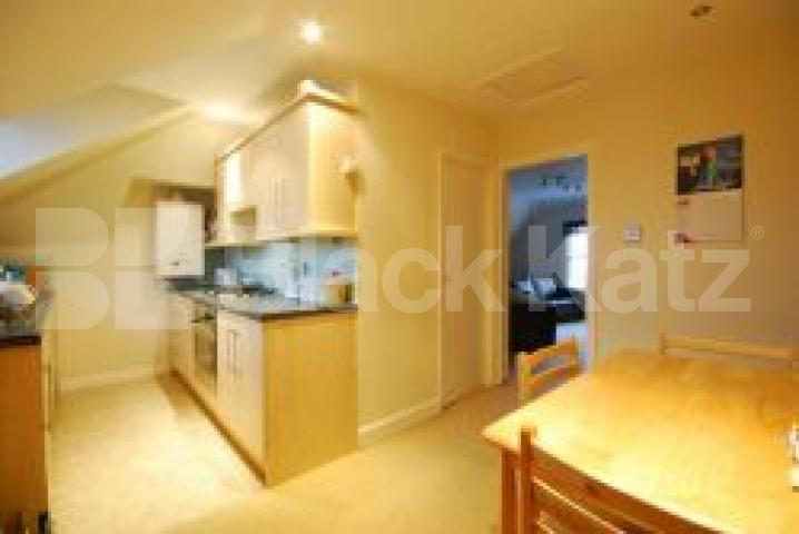 			3 Bedroom, 1 bath, 1 reception Flat			 Ferme Park Road, CROUCH END